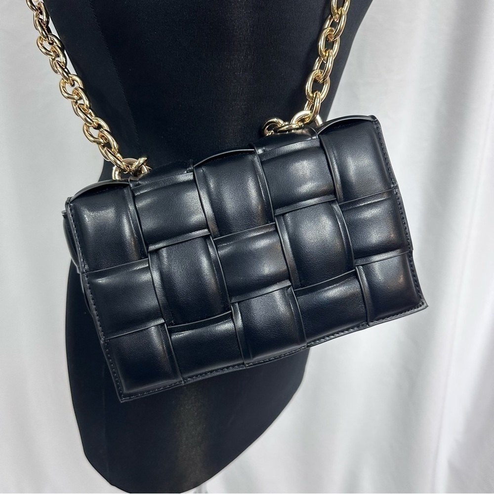 NWOT Gold Link Chain Black Bag